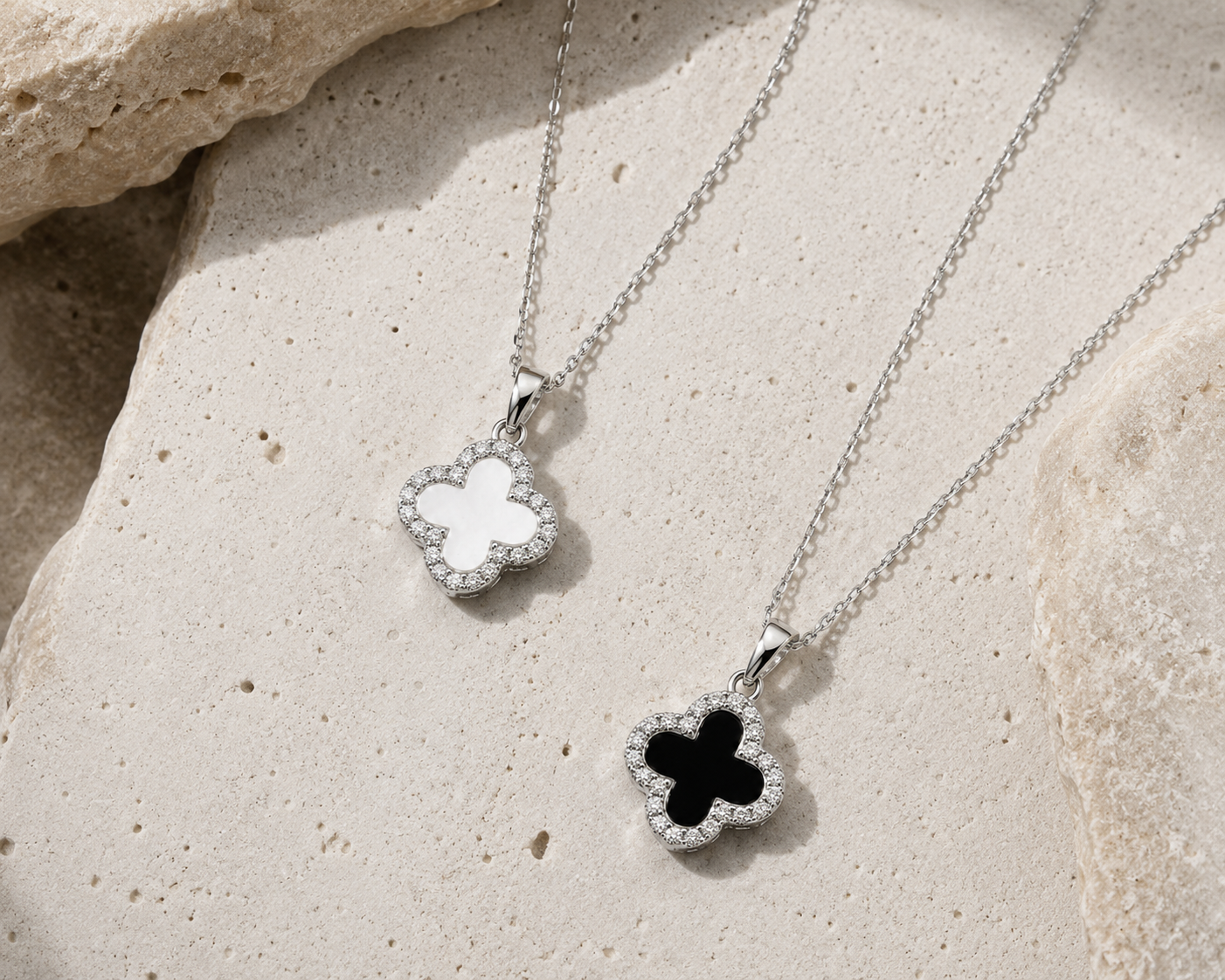 Noir & Ivory Clover Necklace – Silver