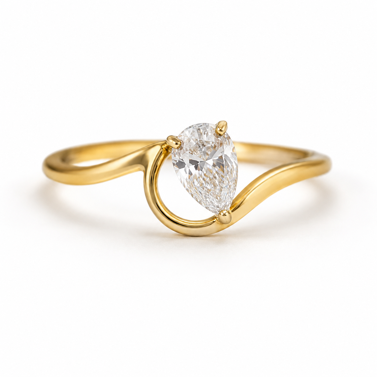 Isla Pear Wave Ring
