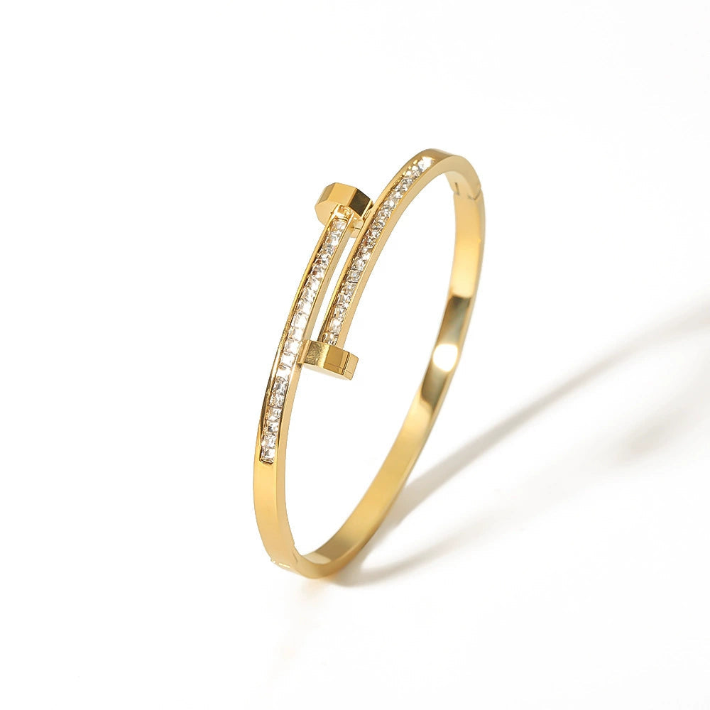 Elara Gold Cuff