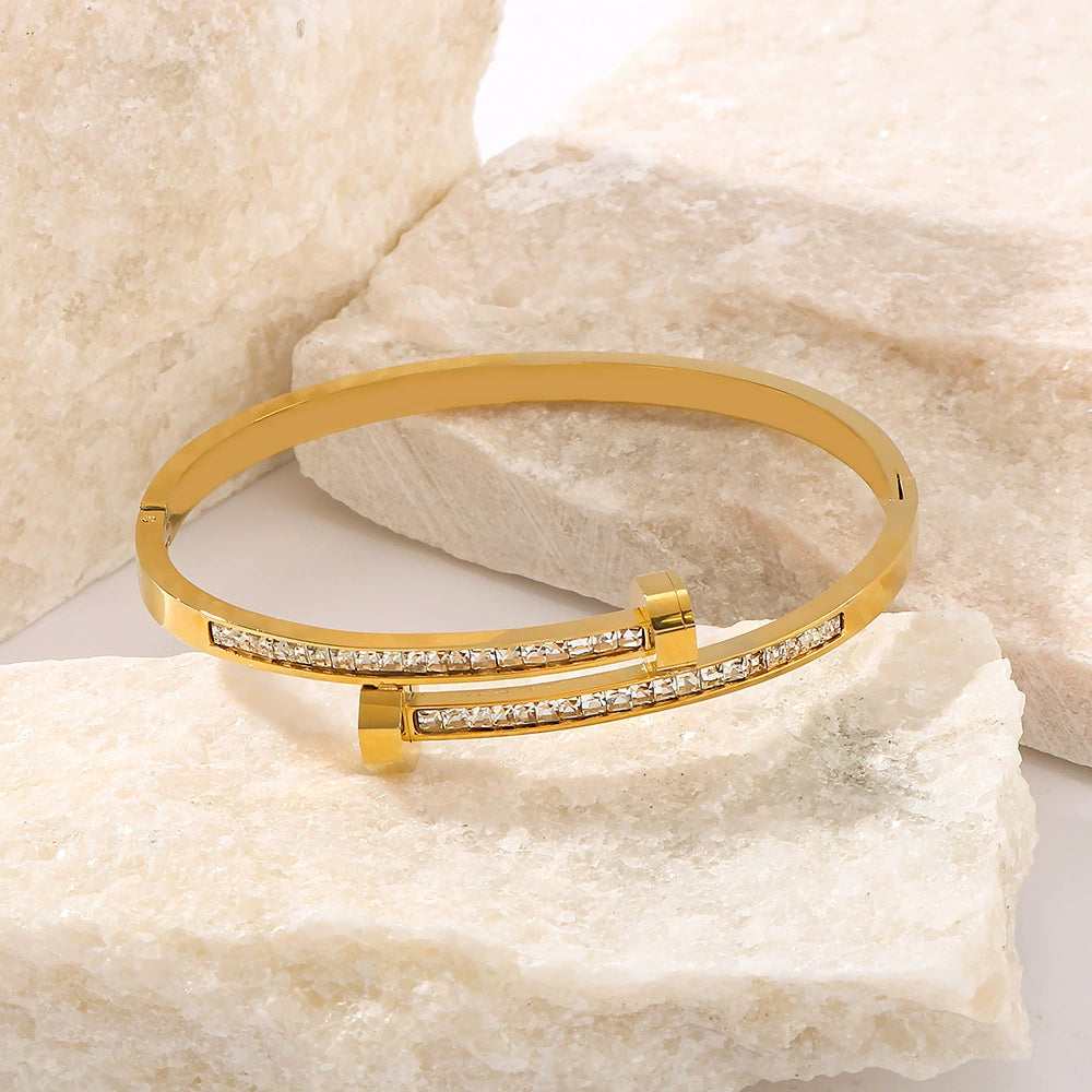 Elara Gold Cuff