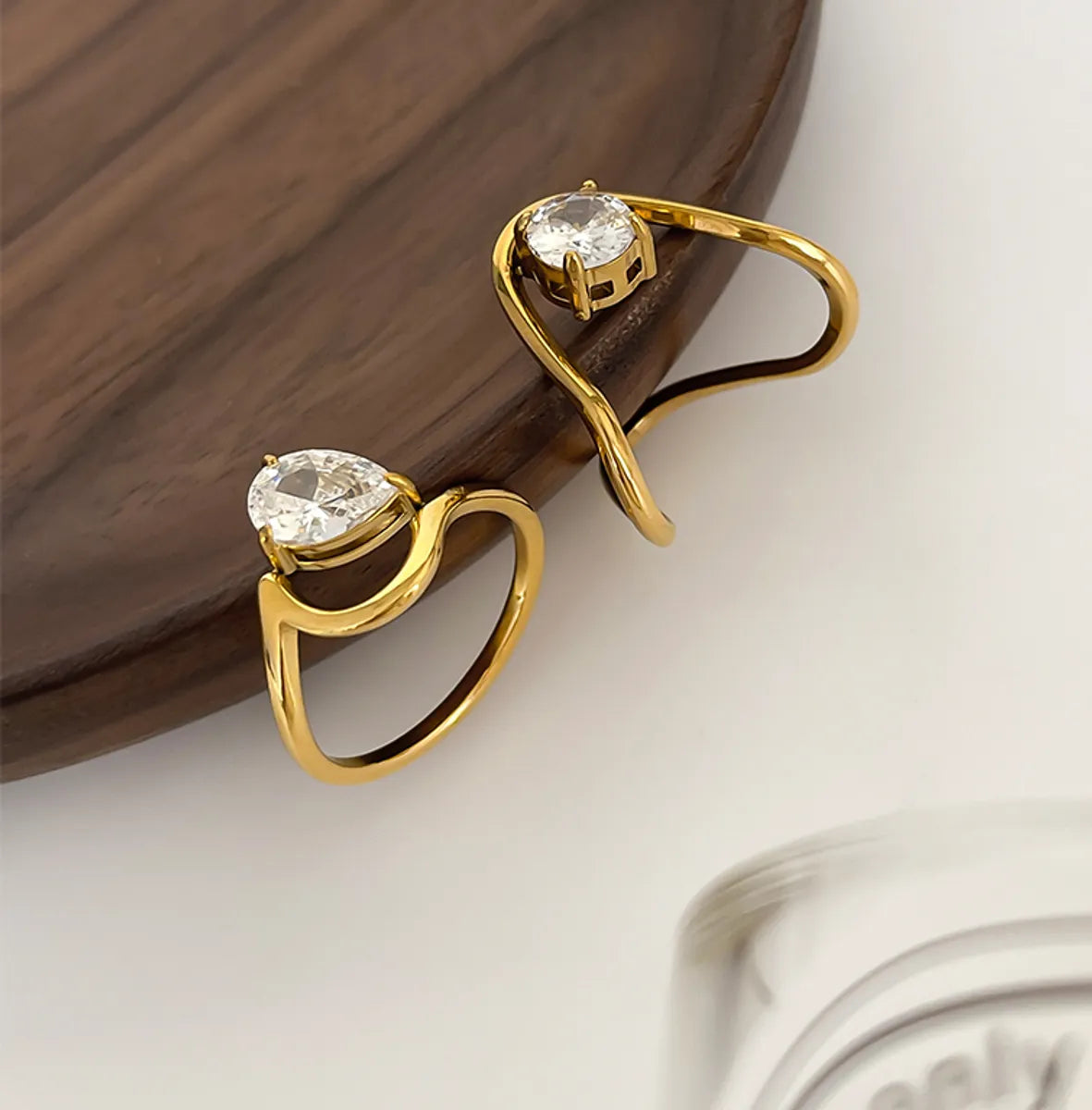 Isla Pear Wave Ring